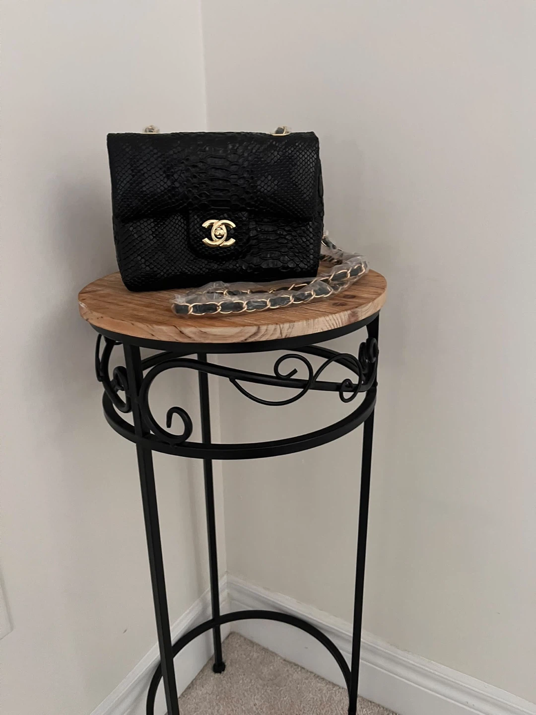 Black Snakeskin Pattern Shoulder Bag - photo 3