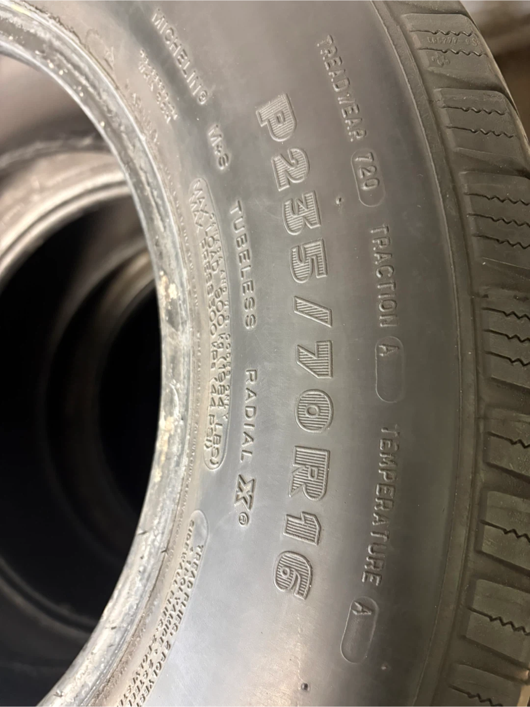 Michelin LTX M/S2 P235/70R16 All season Tires(4) $90 - photo 3