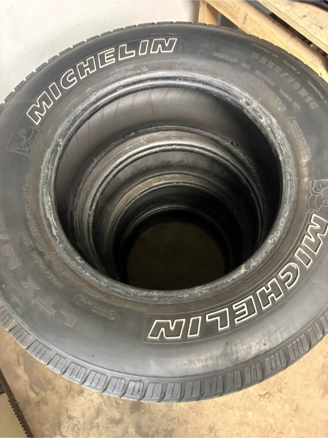 Michelin LTX M/S2 P235/70R16 All season Tires(4) $90 - photo 4