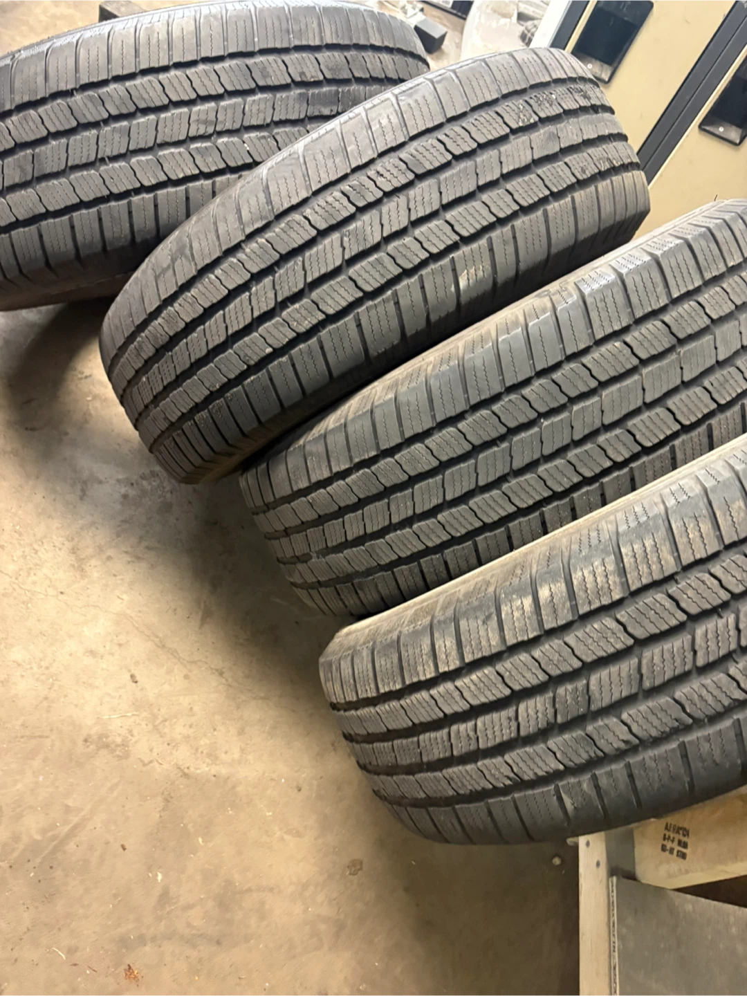 Michelin LTX M/S2 P235/70R16 All season Tires(4) $90 - photo 5