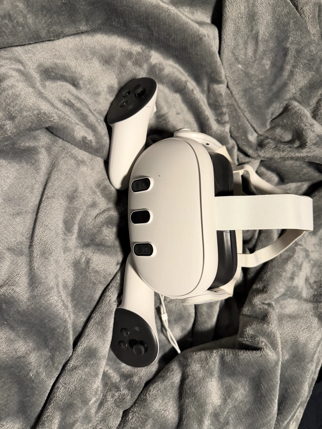Meta Quest 3 VR Headset and Controllers