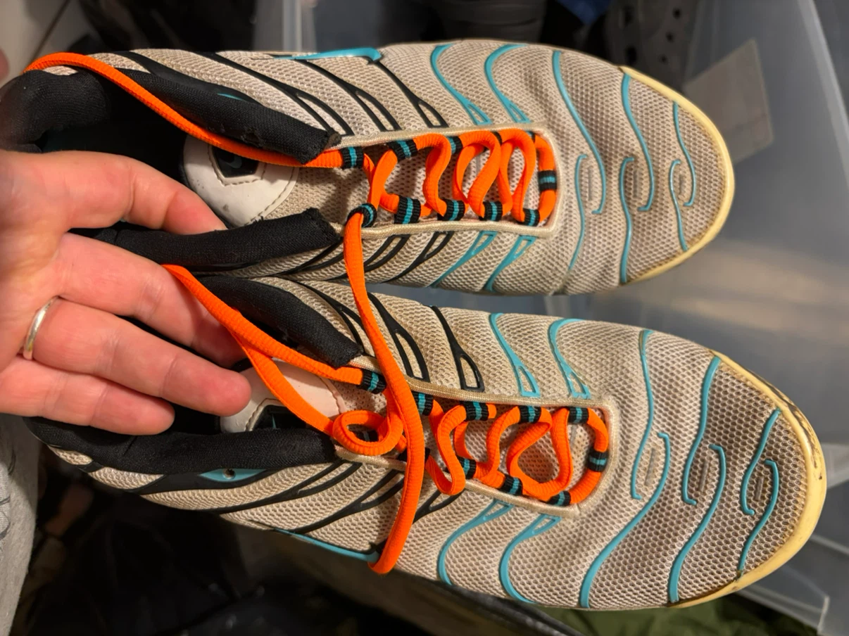 Men’s work sneakers