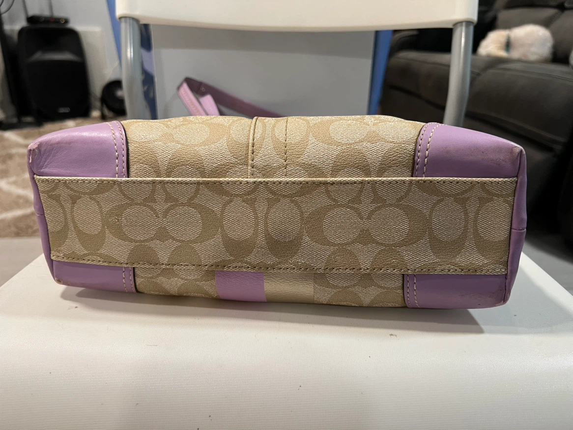 Coach Signature Tote Bag in Tan and Lilac - photo 3