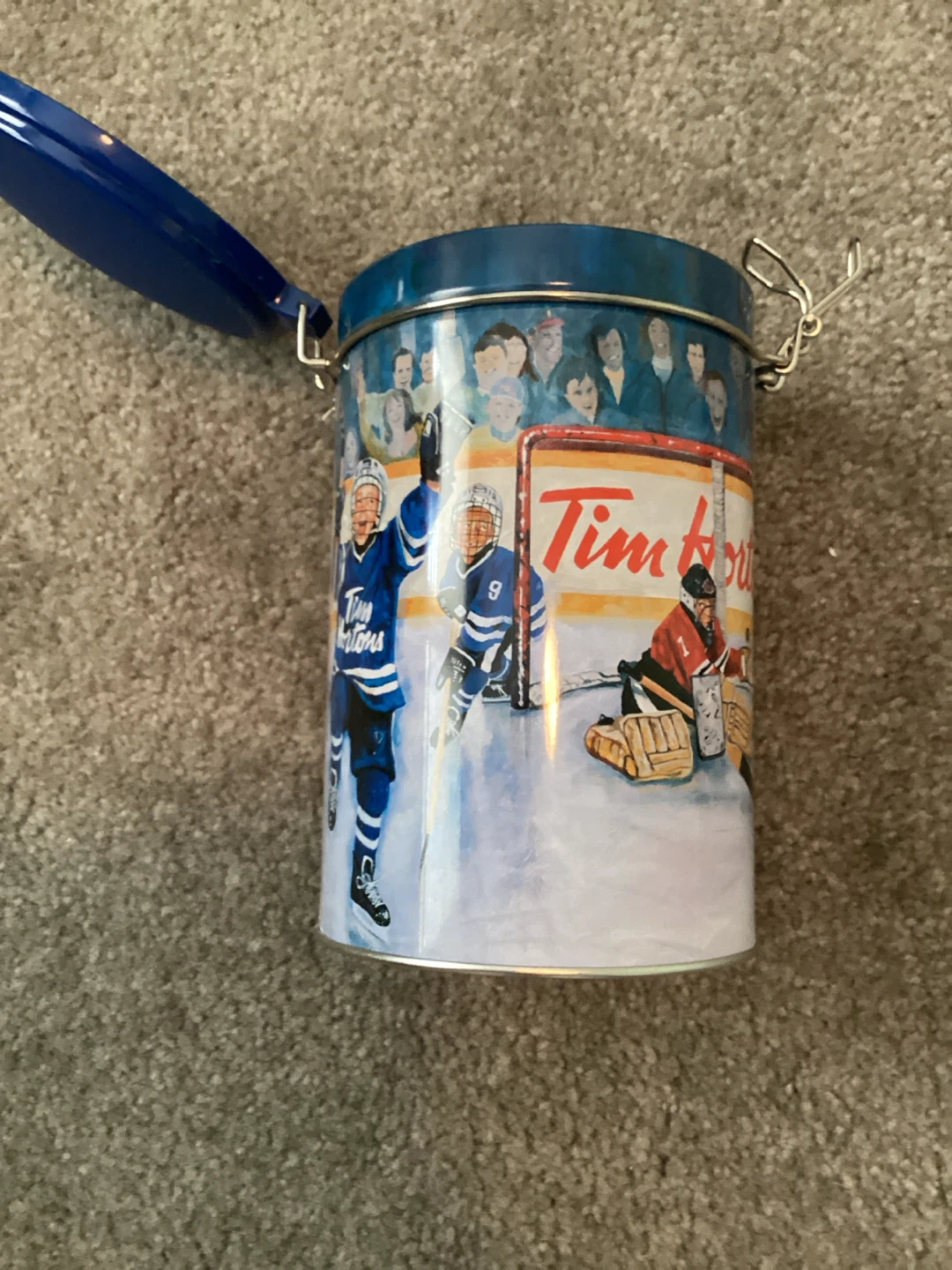 Tim Hortons Hockey Collector Tin - photo 2