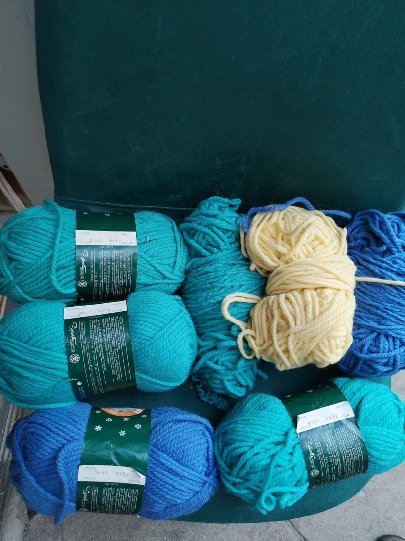 Spinrite Yarn Bundle - 7 Skeins - photo 2