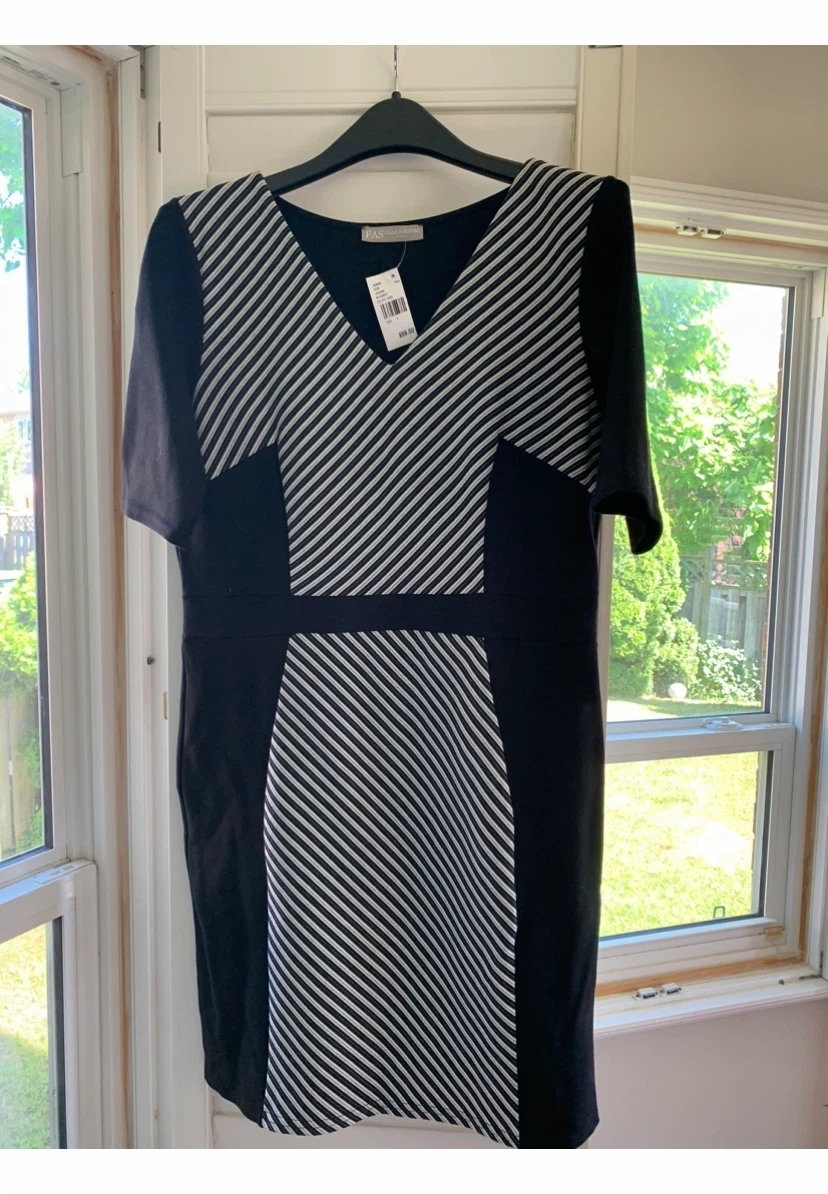 NEW Women Dress Suit (Black and White)