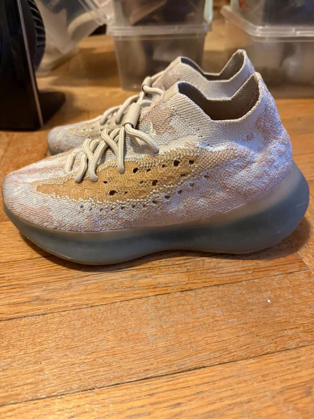 Men’s Size US 6 Adidas Yeezy Boost 380 Sneakers - photo 4