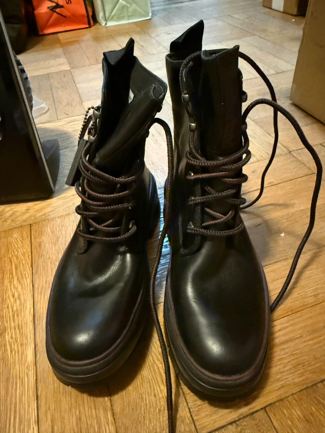 Women’s size 6 Timberland Boots - Black - photo 3