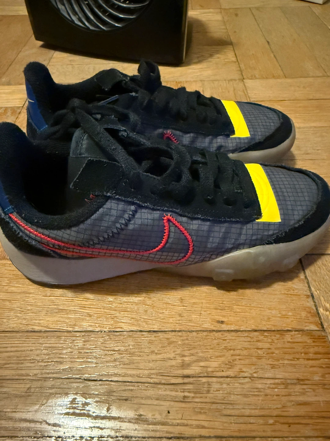 Women’s size 6 Nike Waffle Racer 2X 'Enigma Stone University Red - photo 5