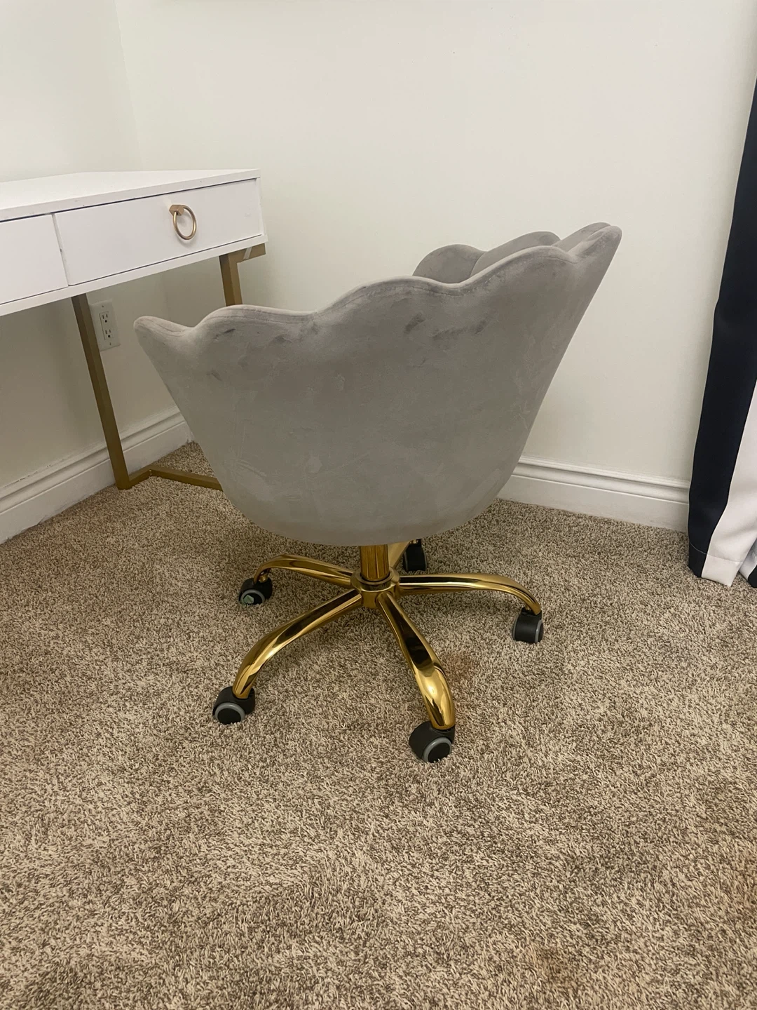 White and Gold Vanity Desk - photo 4