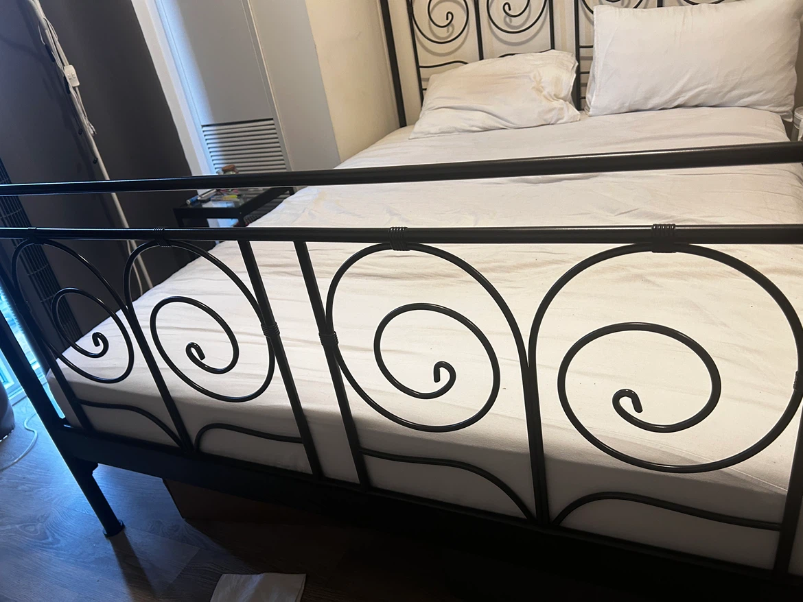 Queen Sized Bed - photo 3