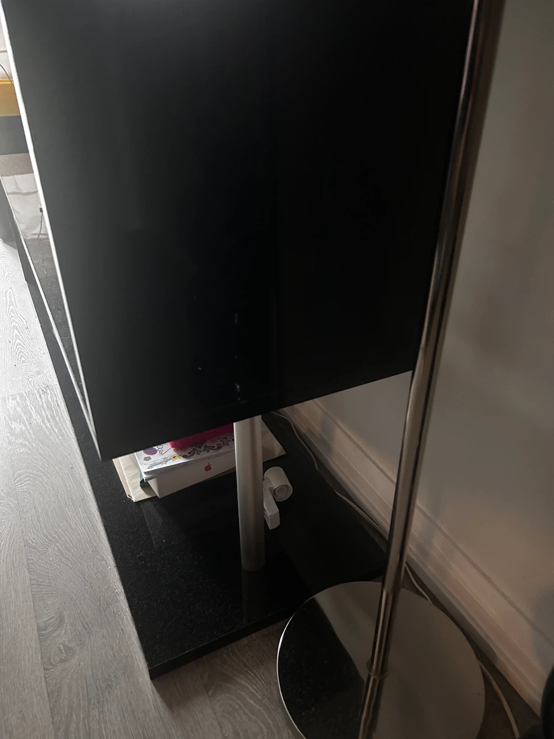 TV Stand - photo 3