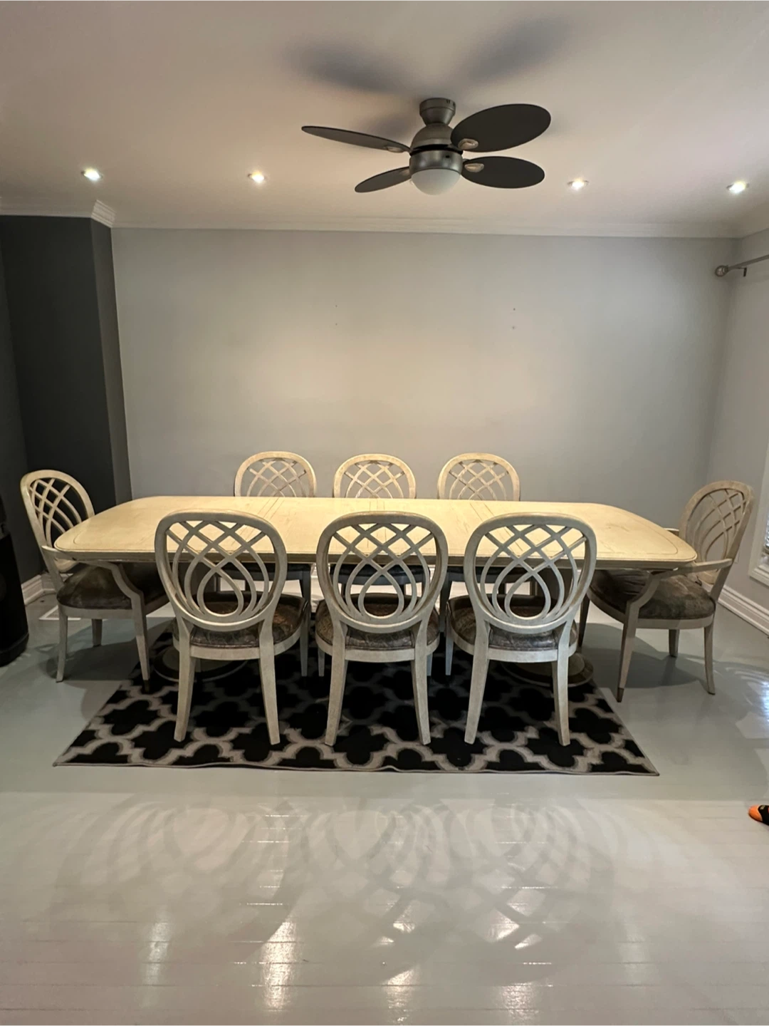 HENREDON dining room 13 pc solid Oak set