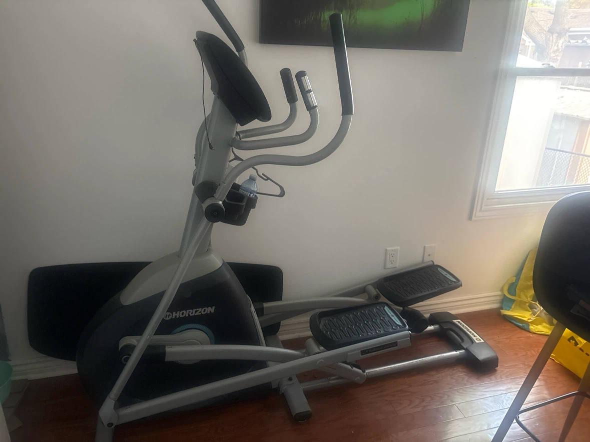 Horizon Elliptical Trainer