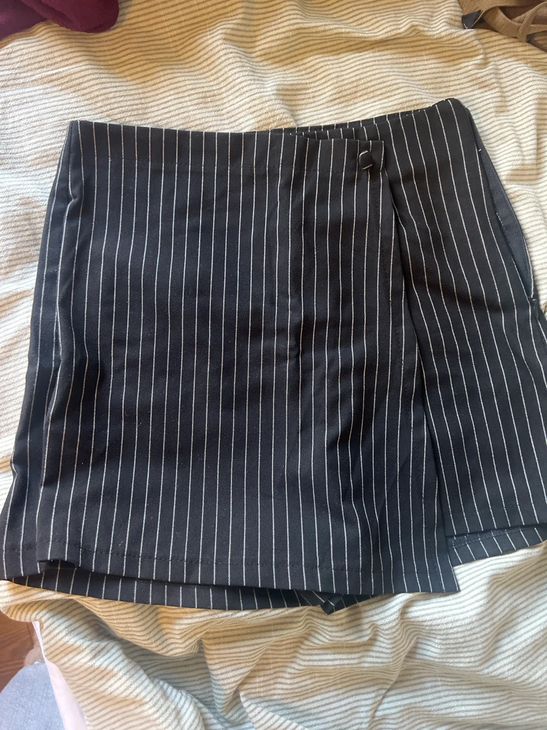Guzia Prive pinstripe skort