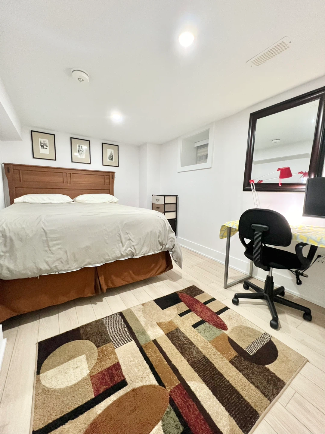 FULLY FURNISHED TWO BEDROOM RENTAL APARTMENT IN TORONTO