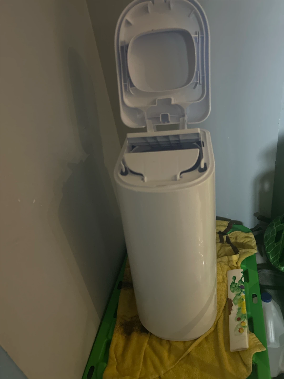 Diaper Genie Essentials Pail