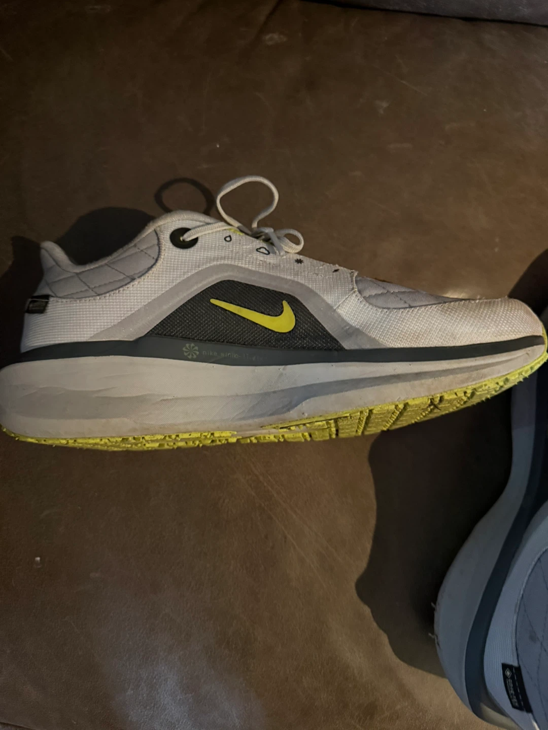 Nike Air Winflo Gore Tex- Men’s 10 - photo 2