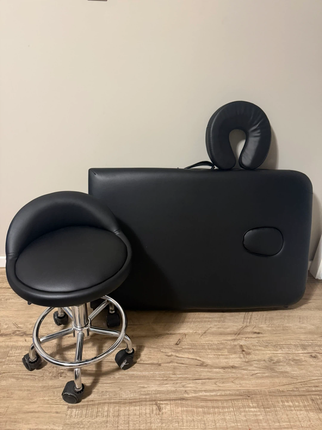 Lash bed and stool