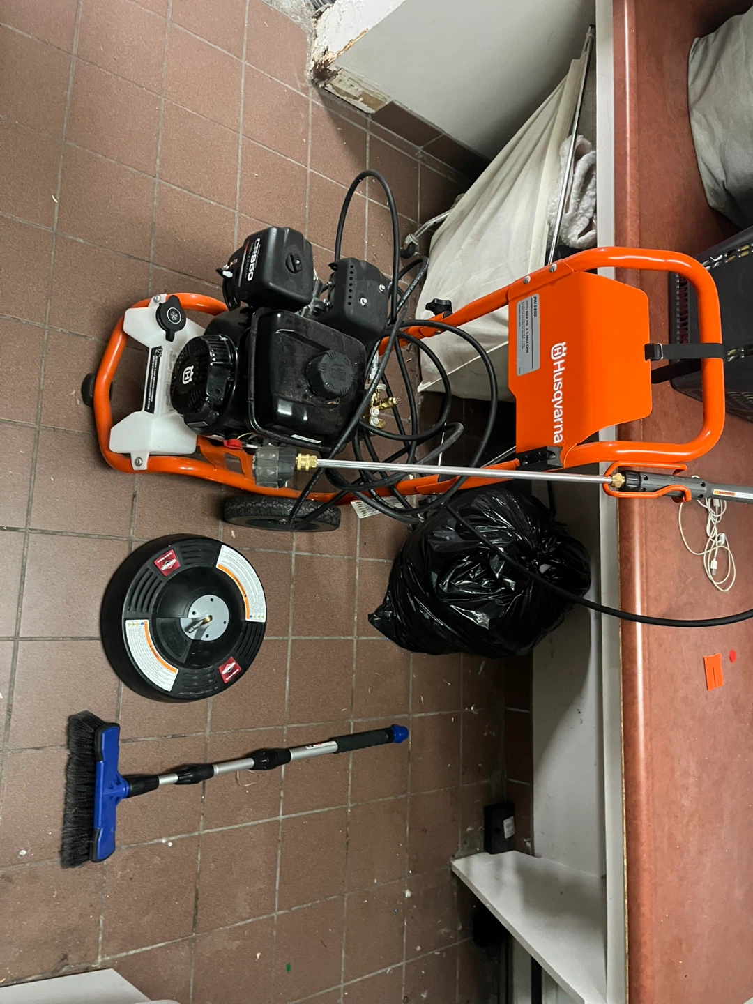 Husqvarna PW3200 Pressure Washer