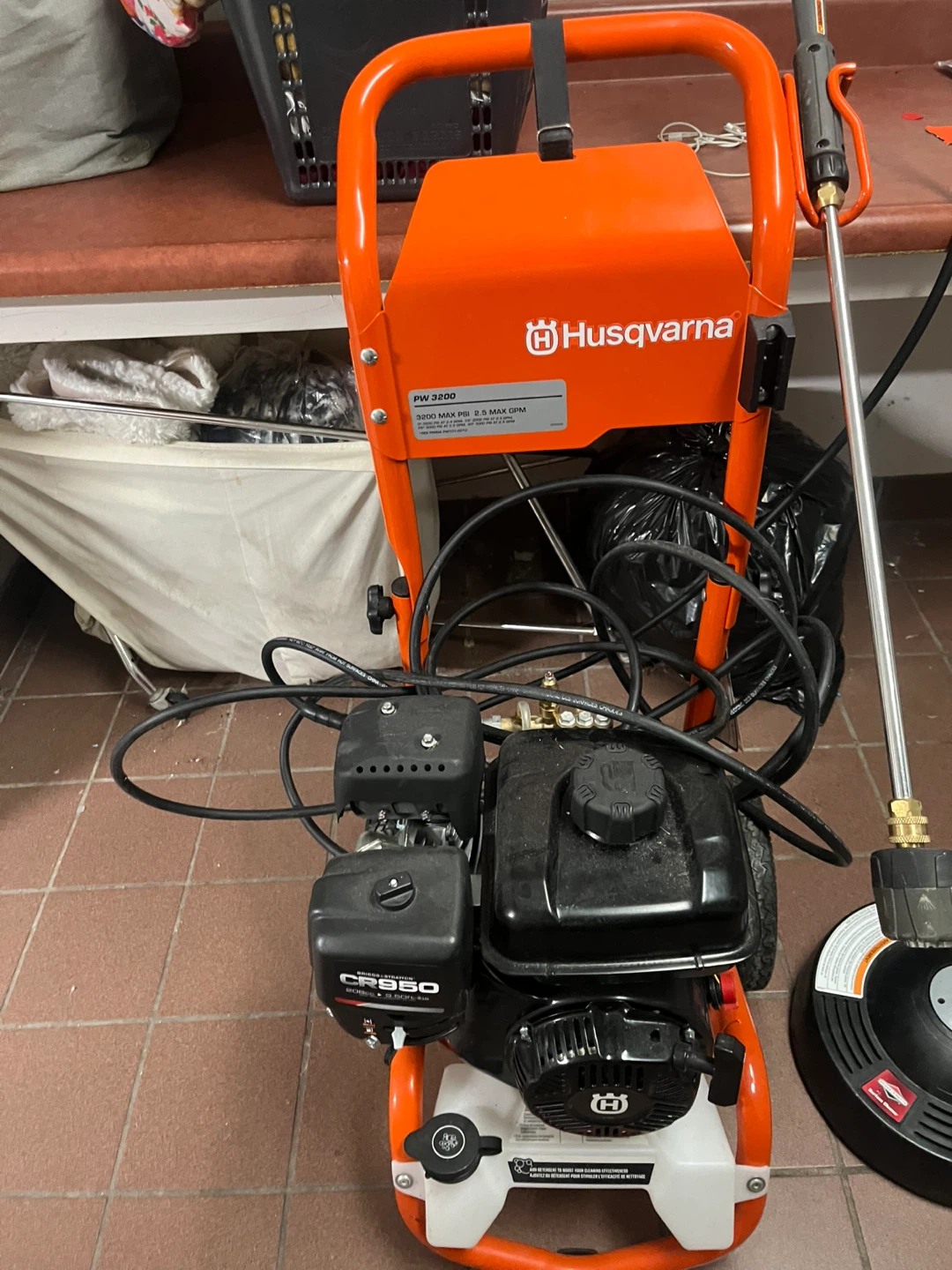 Husqvarna PW3200 Pressure Washer - photo 2