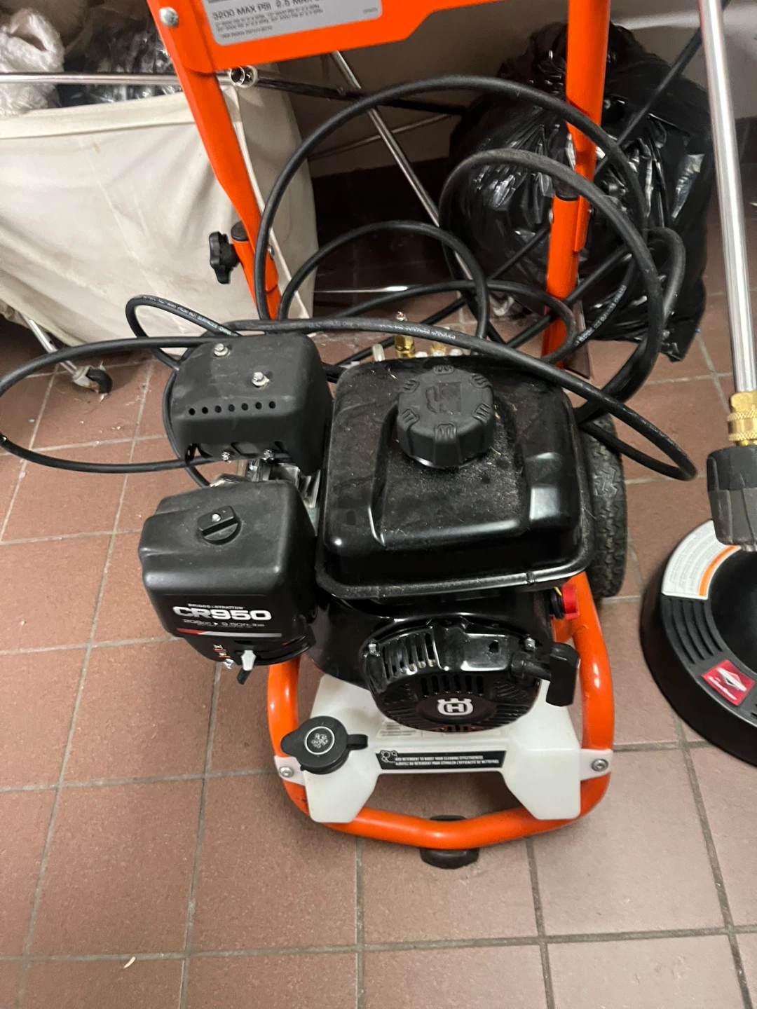 Husqvarna PW3200 Pressure Washer - photo 4