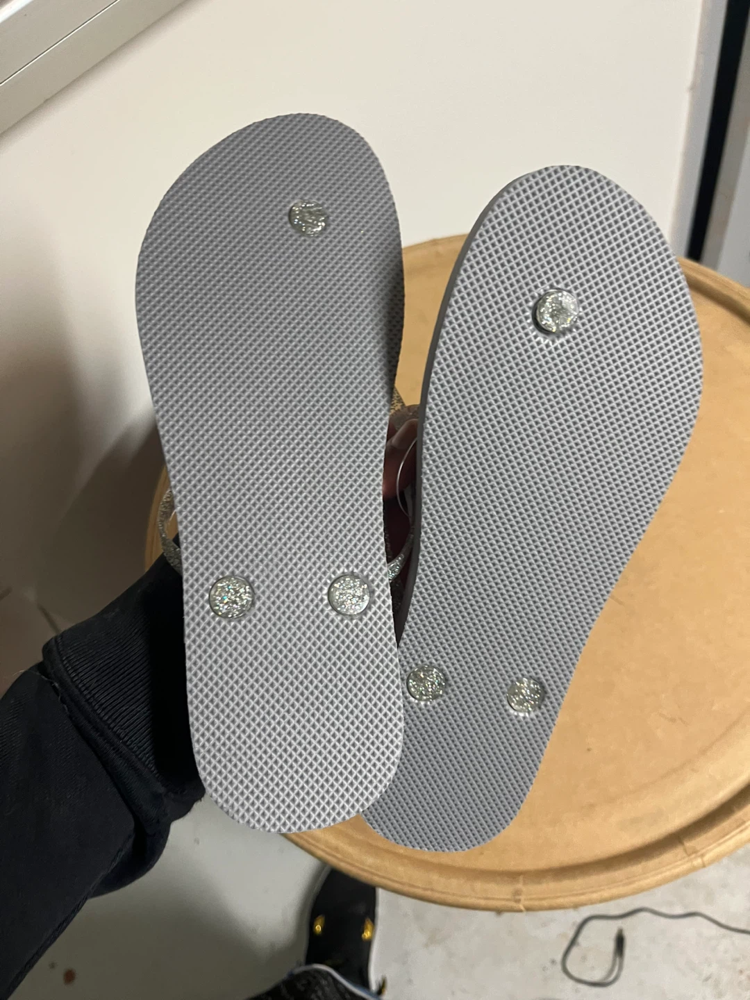 Old Navy Glitter Flip Flops Size 10 brand new - photo 3
