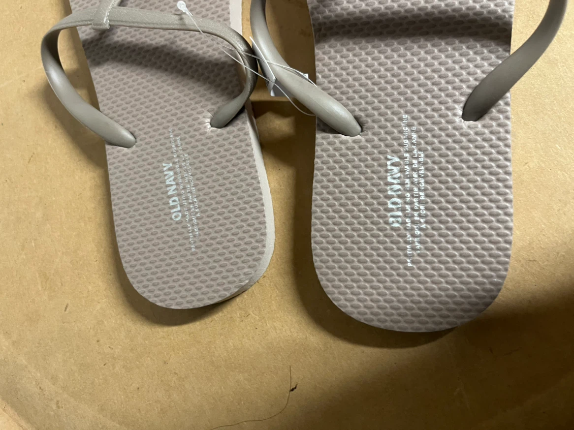 Old Navy Thong Sandals, Size 11 brand new - photo 2