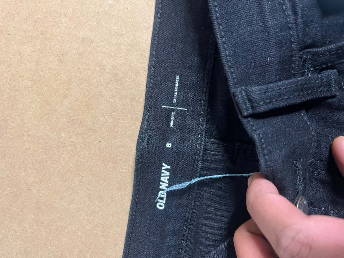 Old Navy Mid-Rise Denim Shorts Black Size 8 - photo 3