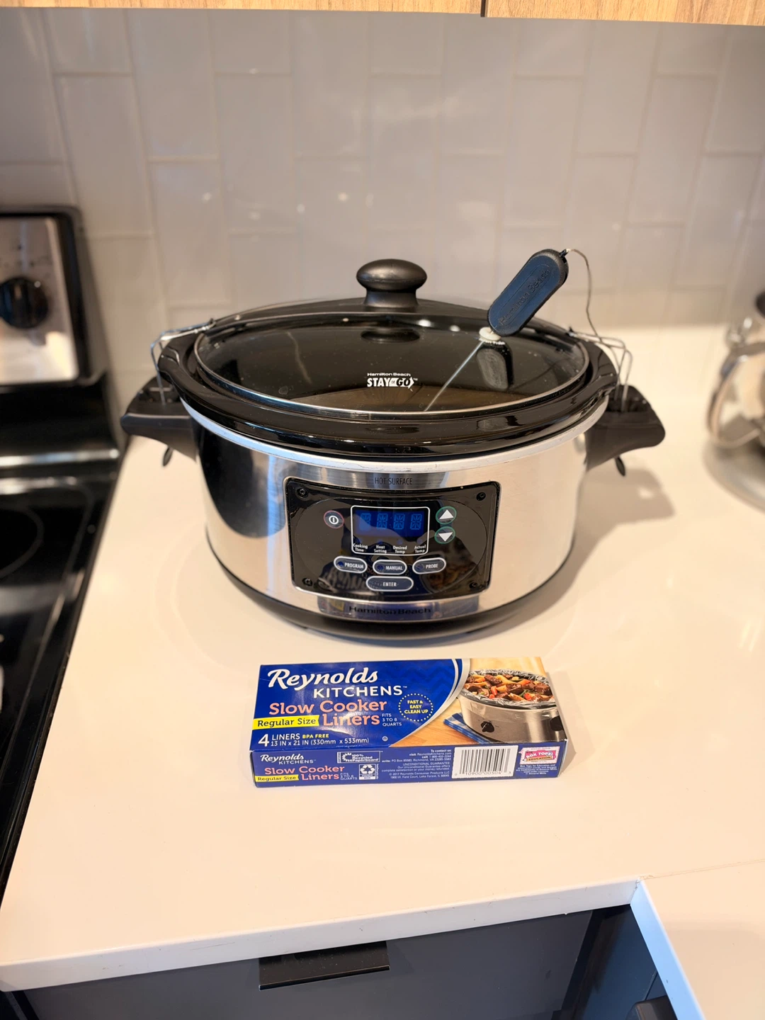 LIKE NEW Hamilton Beach Stay or Go Slow Cooker with Temp Probe