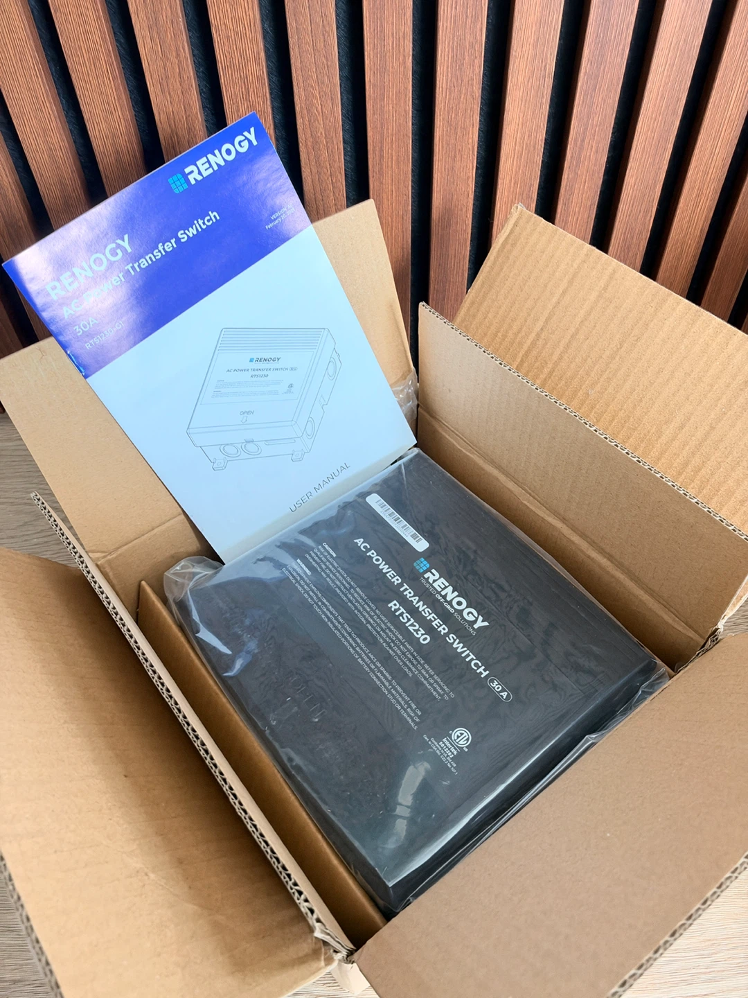 NEW IN BOX Renogy 30A AC Power Transfer Switch RTS1230