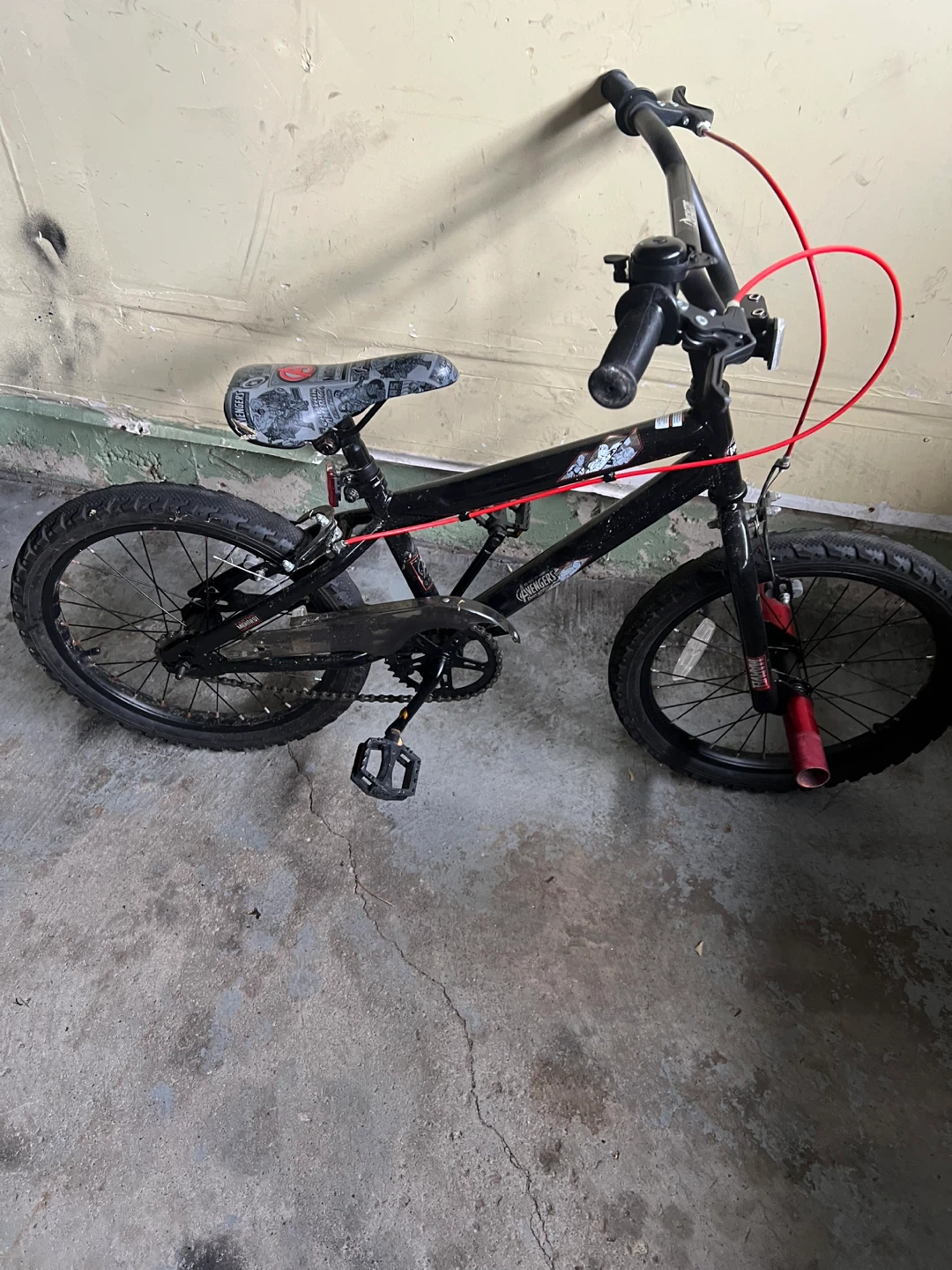 BMX 18 inch Huffy Avengers Bike with pegs - photo 3