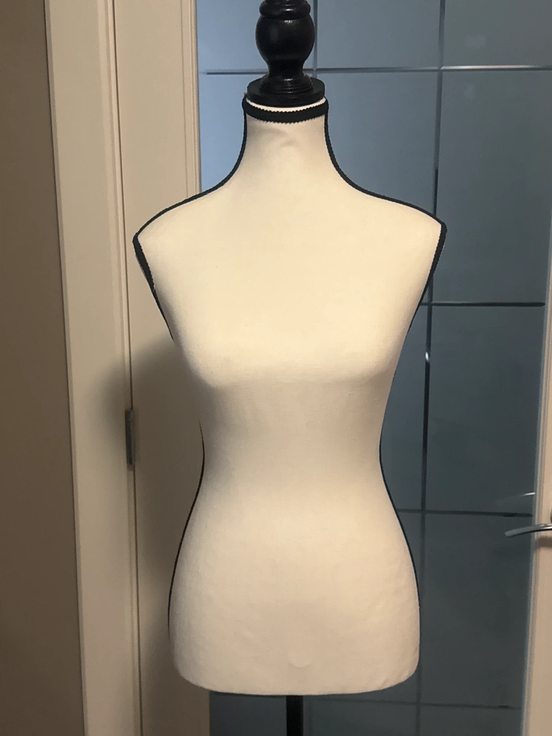 2 Female mannequin torso - photo 2