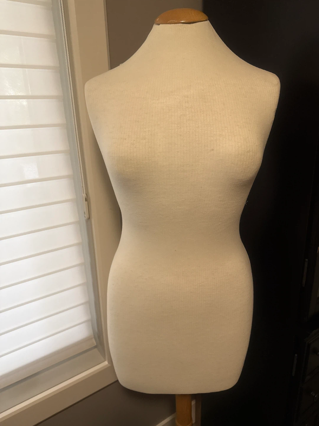 2 Female mannequin torso - photo 5