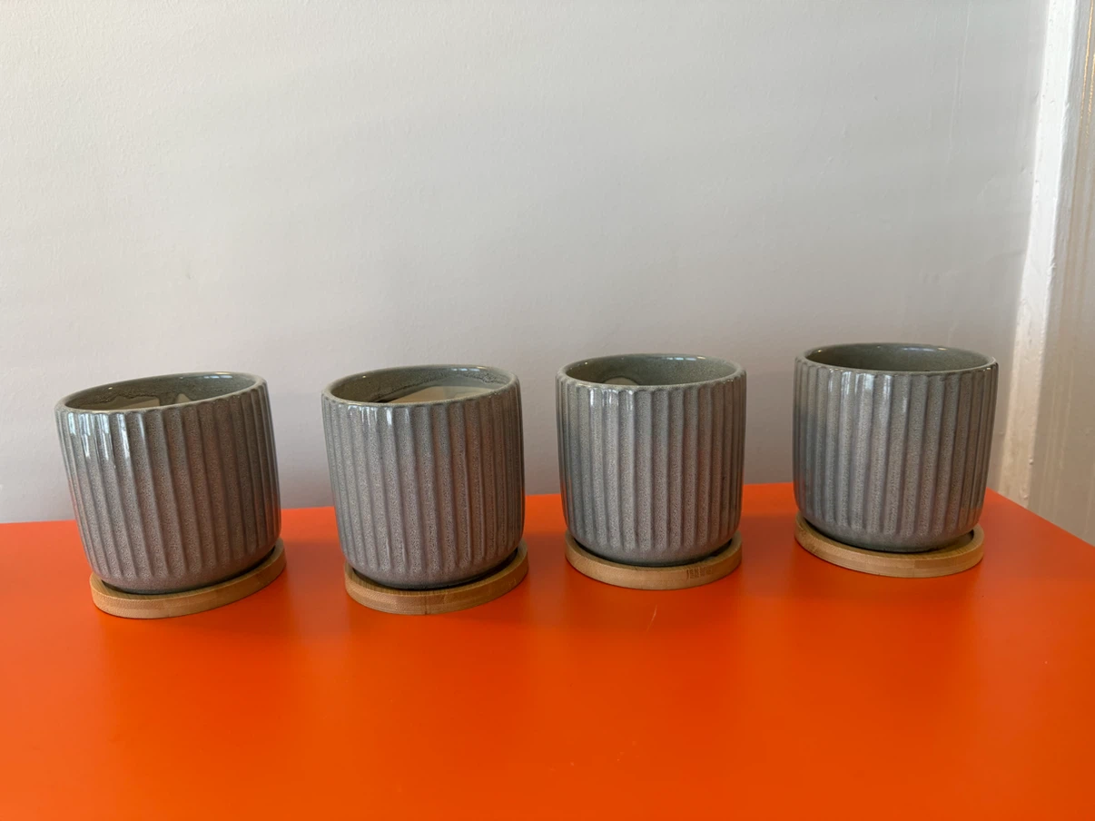 Set of 4 Ceramic Plant Pots with Bamboo Trays