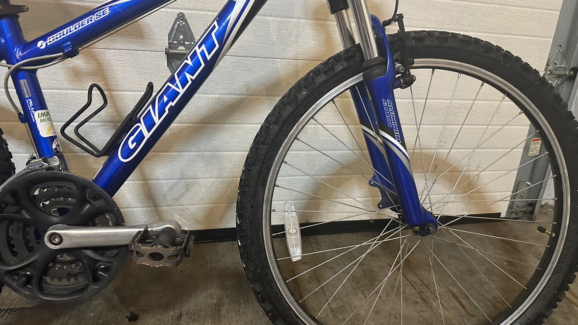 Giant Boulder SE Mountain Bike - photo 4
