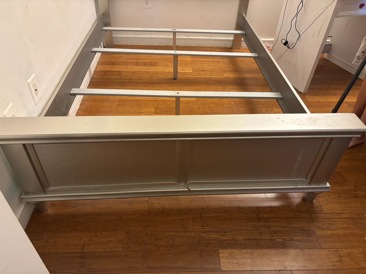 Silver Tufted Bed Frame full size - photo 3