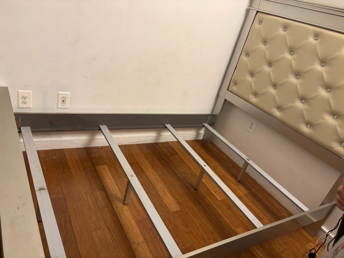 Silver Tufted Bed Frame full size - photo 5