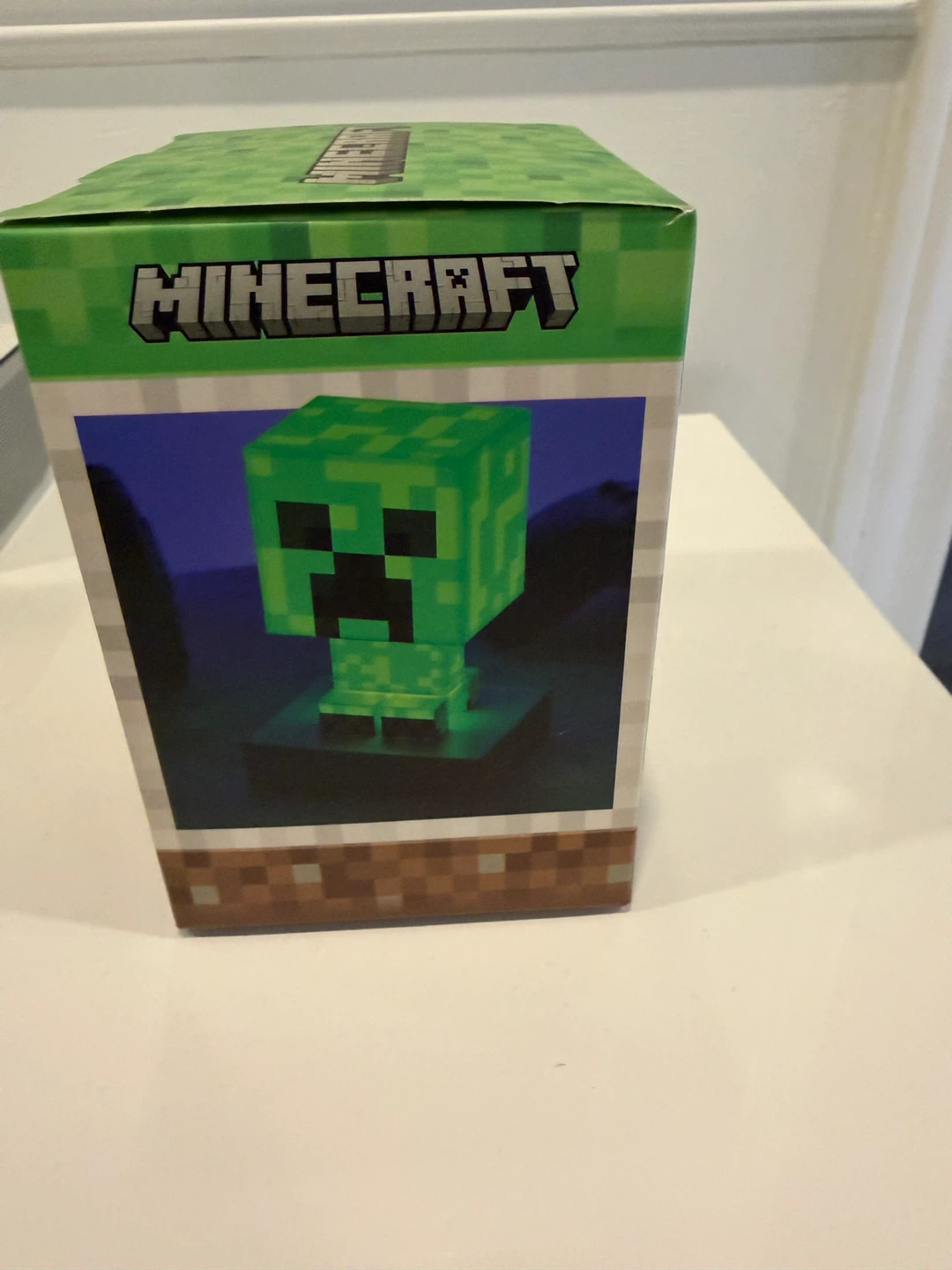 Brand new Minecraft Creeper nightlight lamp - photo 3