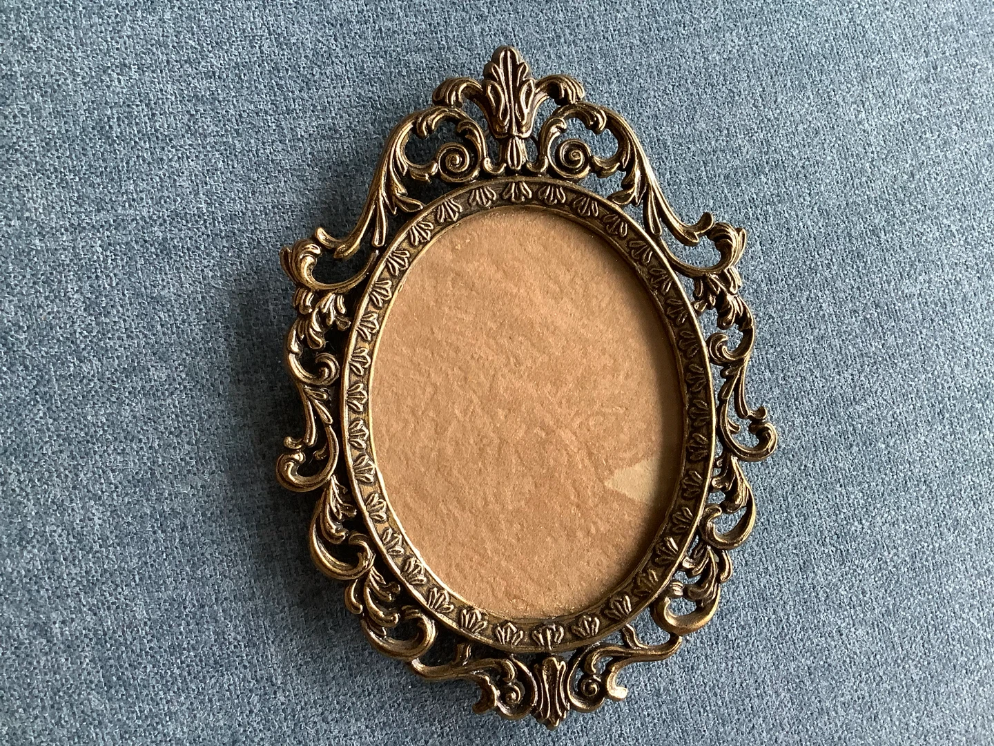 Vintage Italian Brass Filigree Oval Picture Frame 🐞