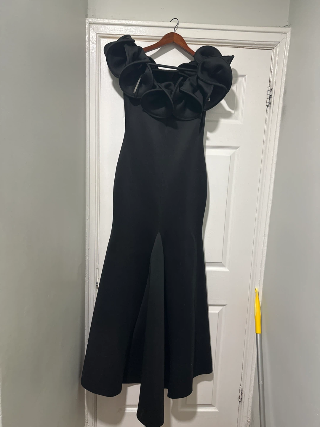Black Off-the-Shoulder Ruffle Evening Gown - photo 3