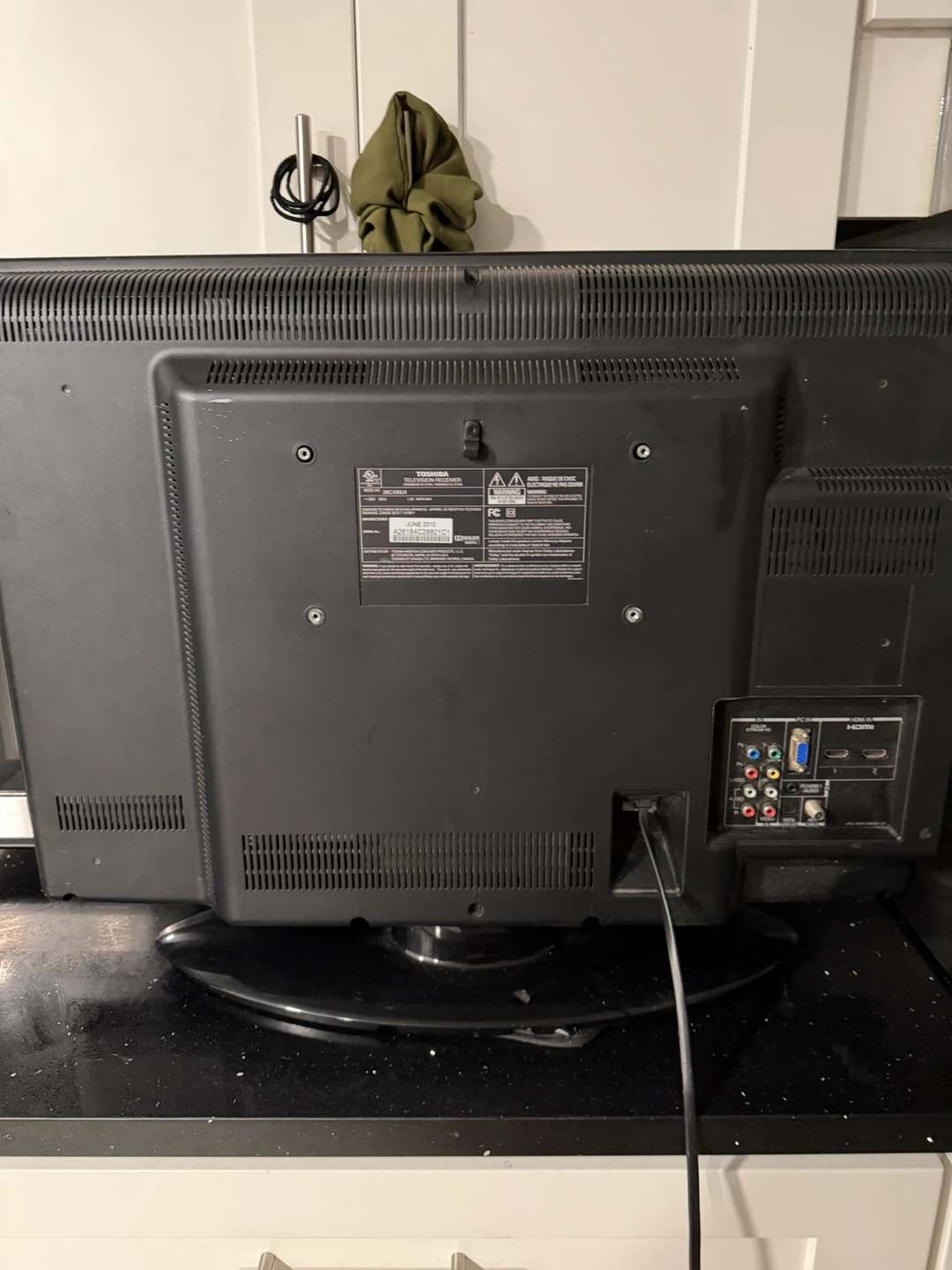 Toshiba 26C100U1 26-inch LCD TV - photo 2