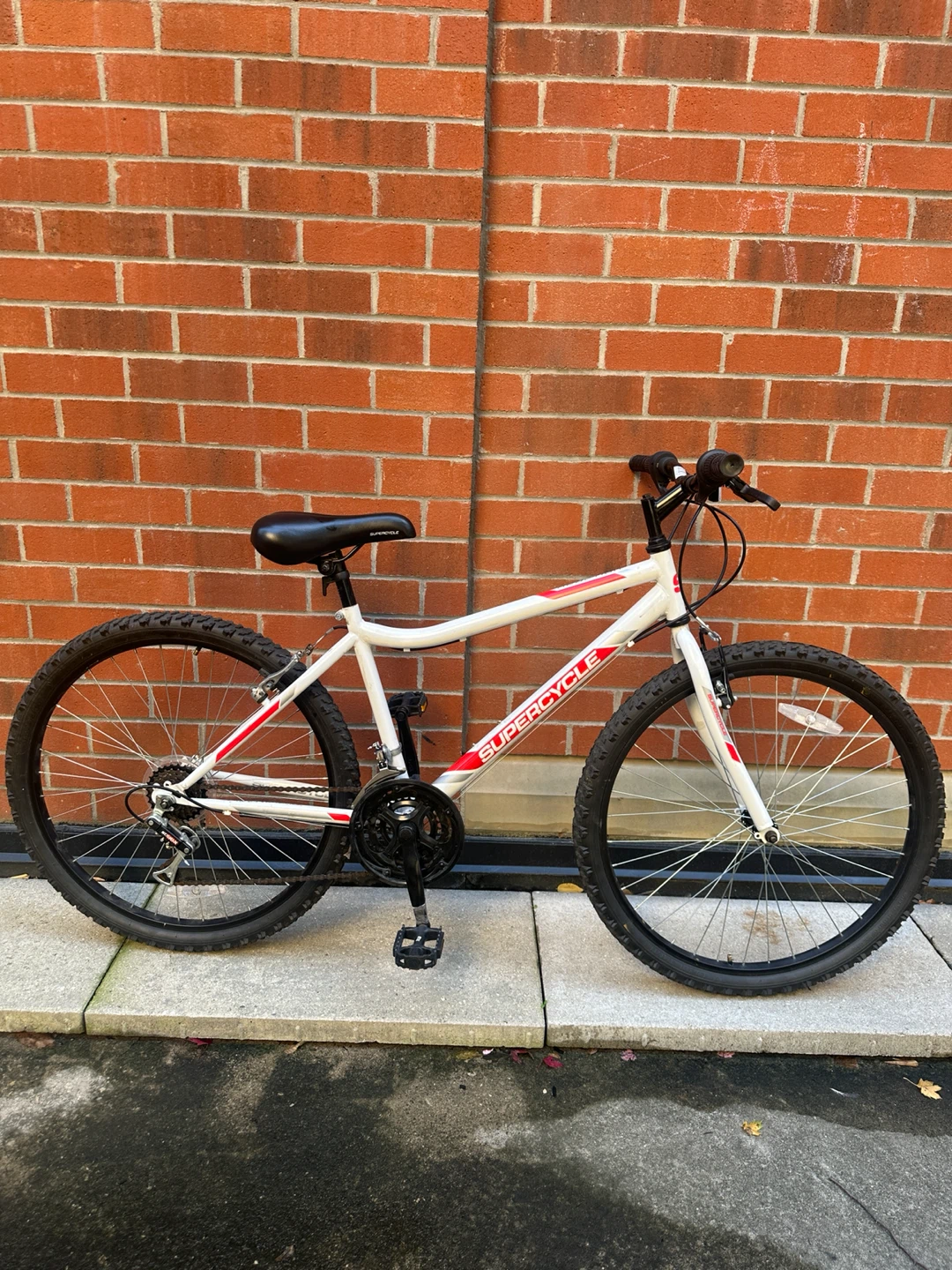 NEW UNISEX SIZE MEDIUM SUPERCYCLE HYBRID MOUNTAIN BIKE