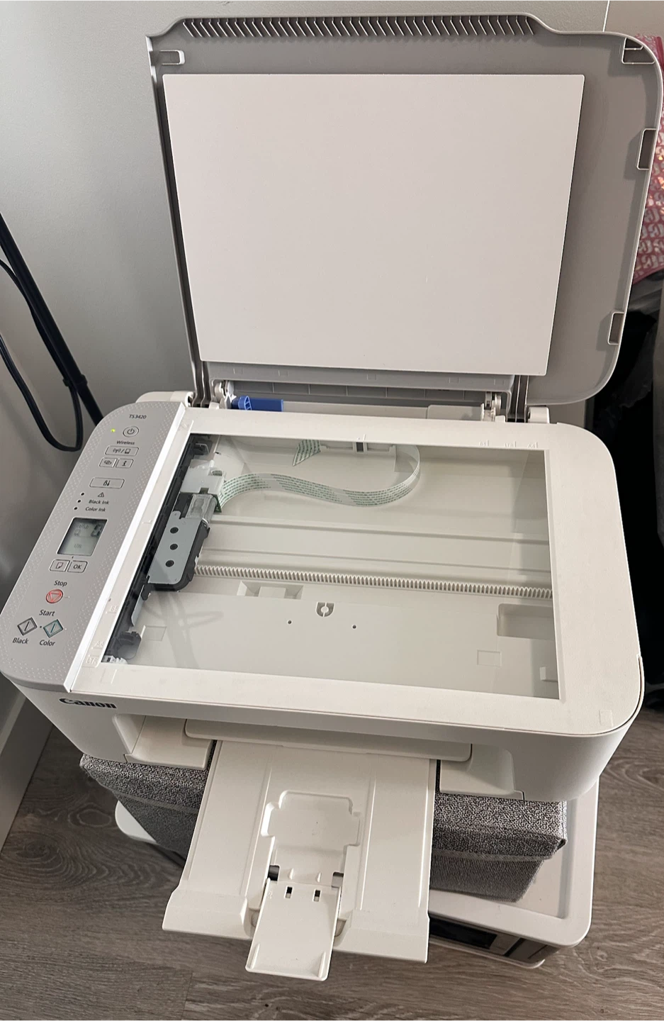 Canon pixma Ts3420 with 2 black and 2 colour cartridges - photo 3