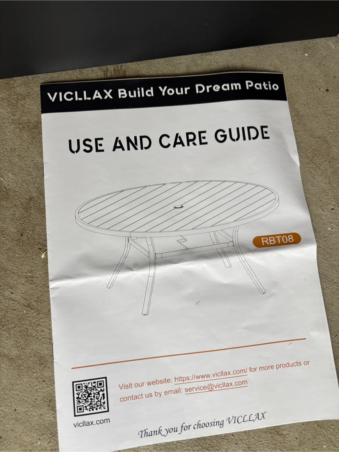VICLLAX RBT08 Metal Patio Table