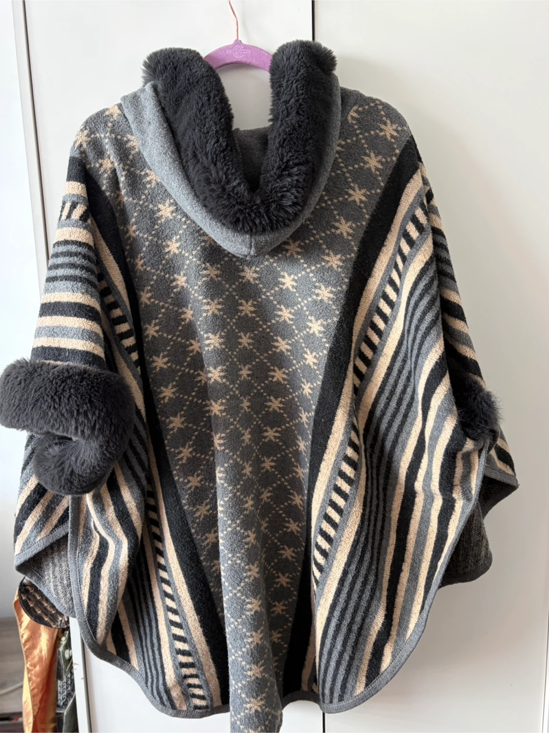 Modena Hooded Poncho - photo 3