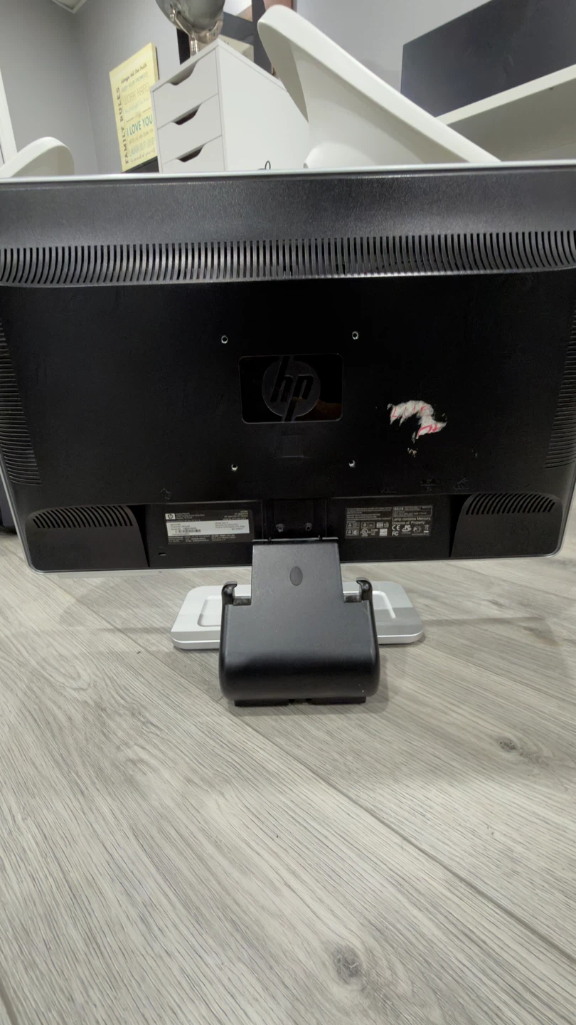 HP 23-inch Widescreen LCD Monitor - photo 2