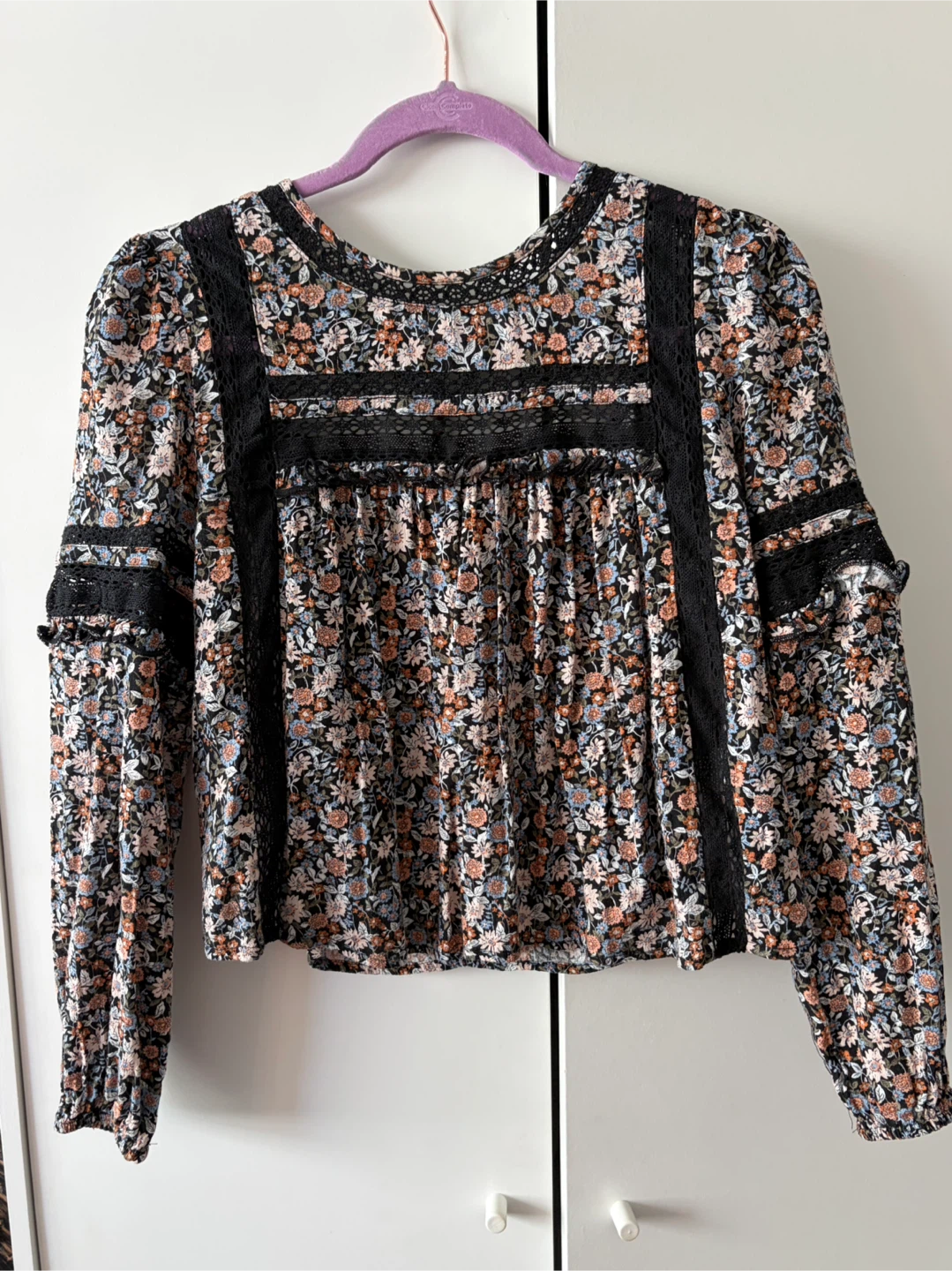 American Eagle Floral Lace Detail Blouse