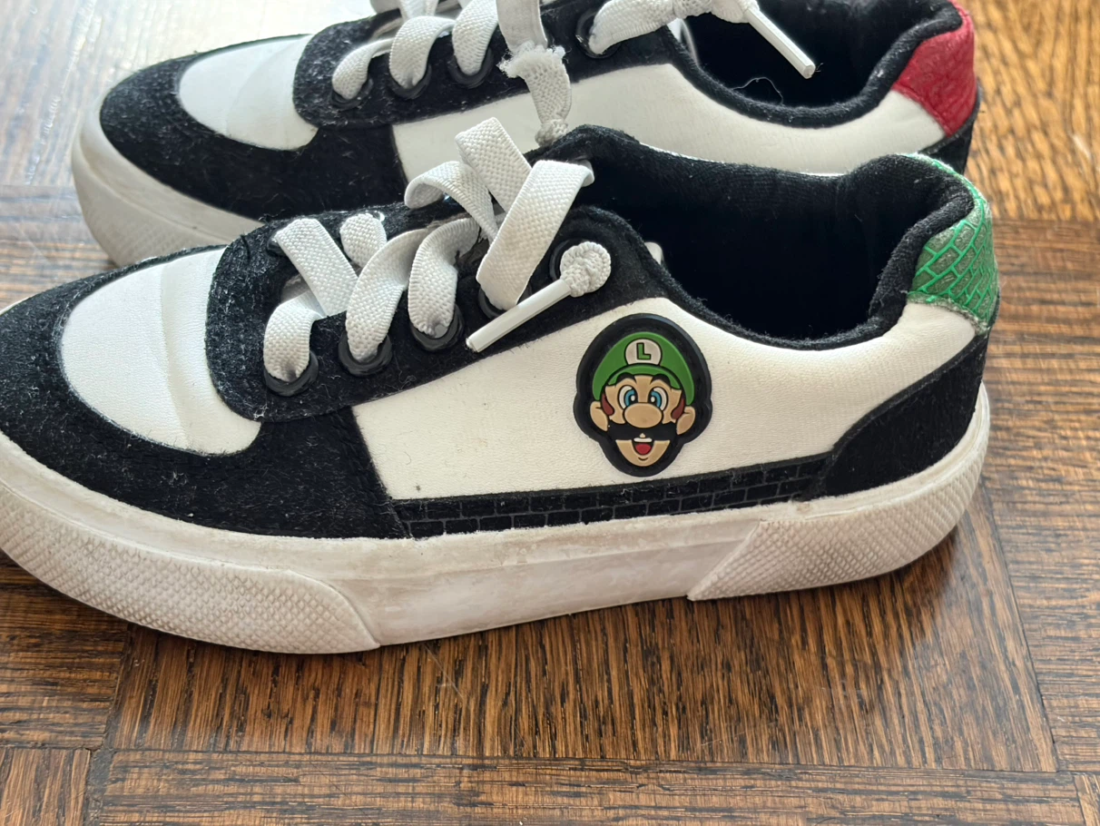 Kids Nintendo Mario and Luigi Sneakers Size 11