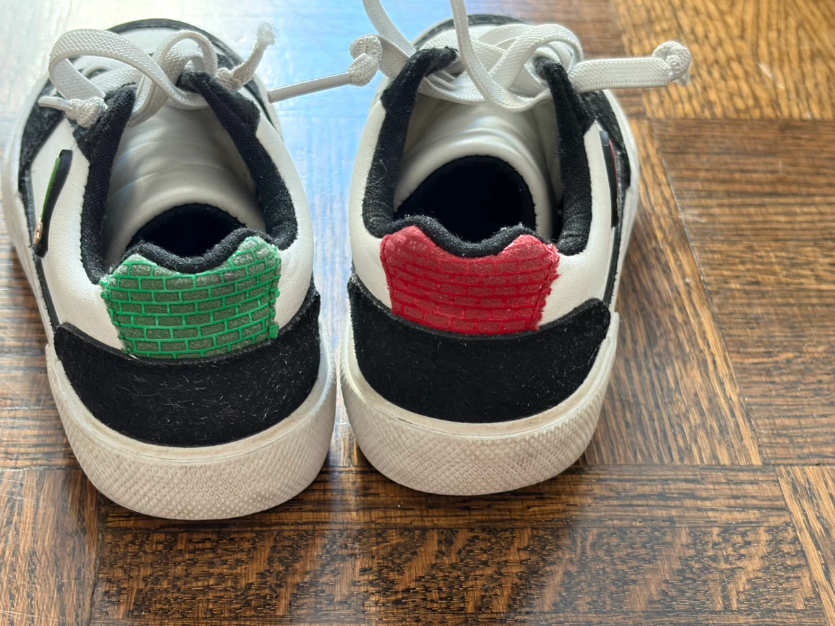 Kids Nintendo Mario and Luigi Sneakers Size 11 - photo 2